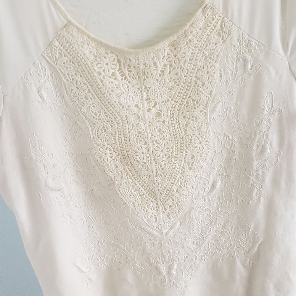 Chico's Ladies Off White Embroidered tee